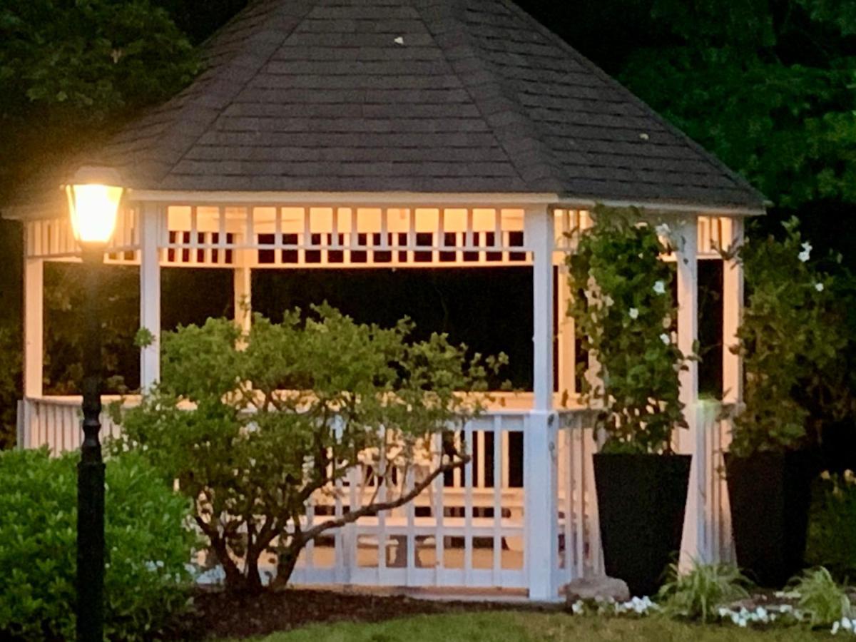 Ashley Manor Bed & Breakfast Barnstable Bagian luar foto