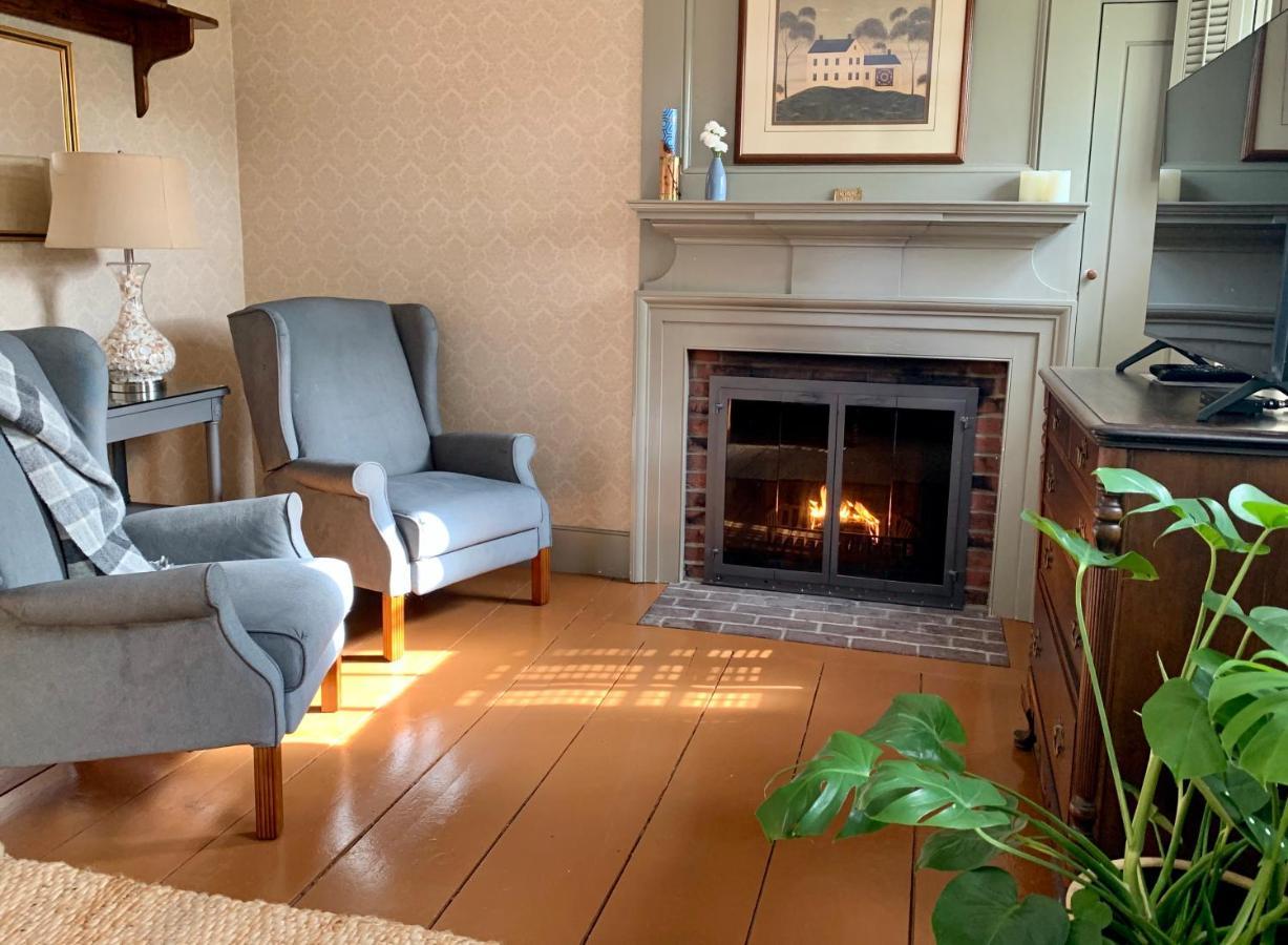 Ashley Manor Bed & Breakfast Barnstable Bagian luar foto