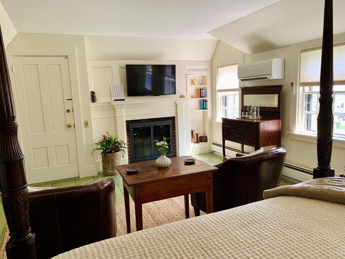 Ashley Manor Bed & Breakfast Barnstable Bagian luar foto