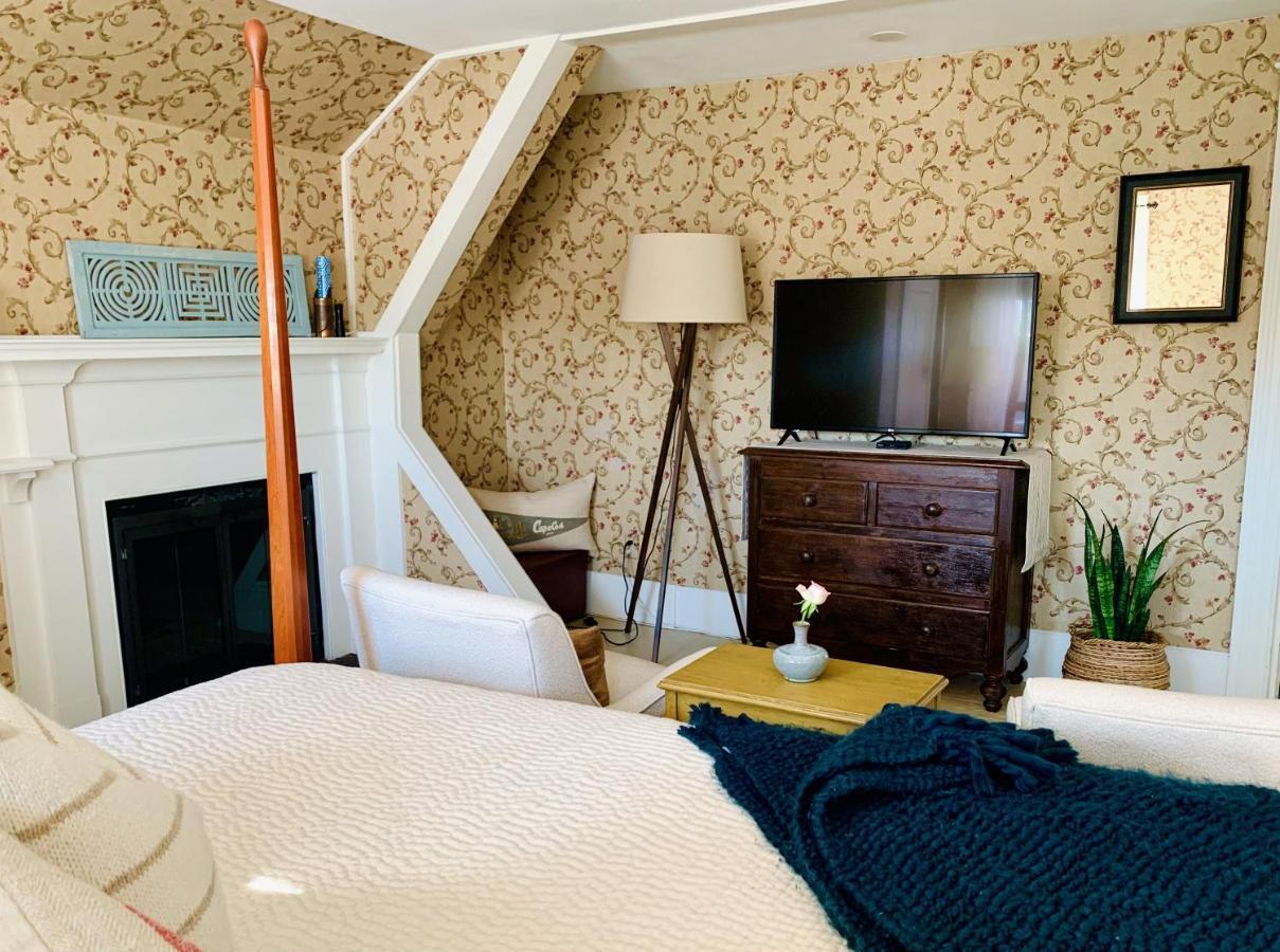 Ashley Manor Bed & Breakfast Barnstable Bagian luar foto