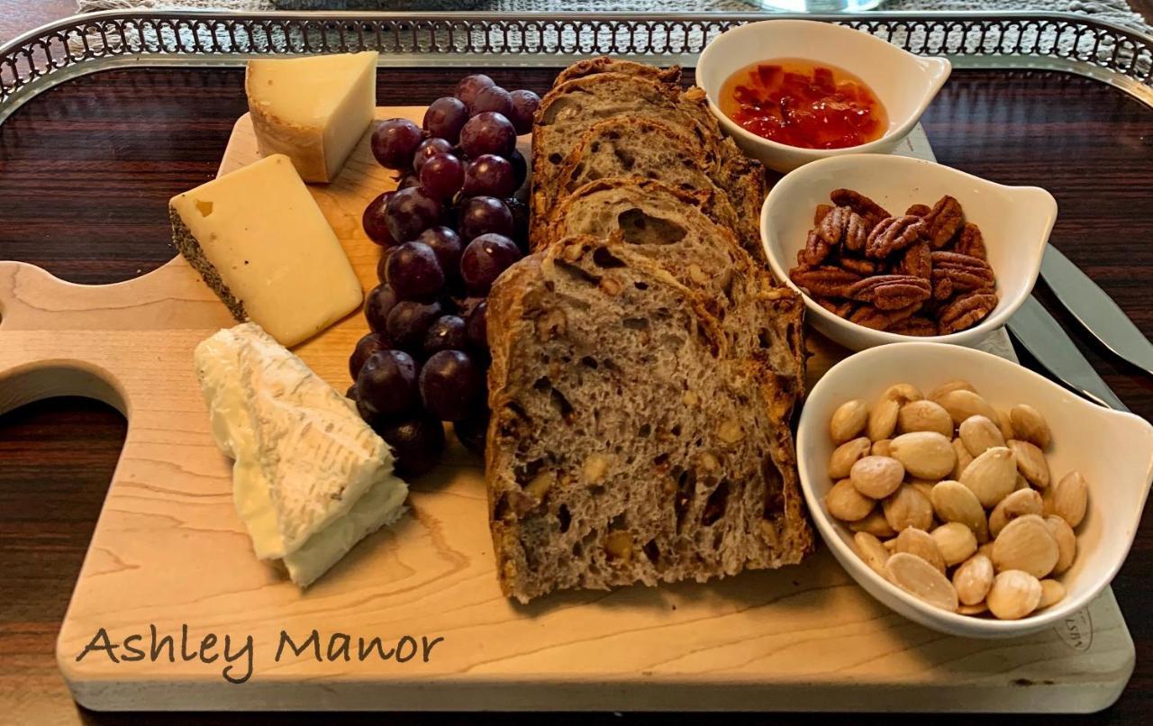 Ashley Manor Bed & Breakfast Barnstable Bagian luar foto